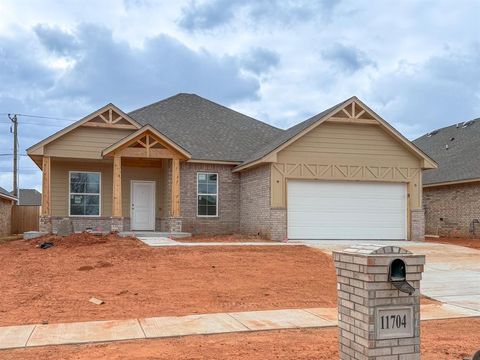 Photo of 11704 SW 15th Terrace, Yukon, OK 73099 (MLS # 1209387)