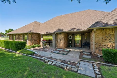 Photo of 1116 Spring Shadow Drive, Choctaw, OK 73020 (MLS # 1236407)