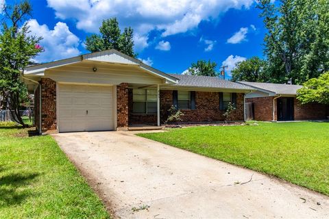 Photo of 505 Clearview Drive, Norman, OK 73072 (MLS # 1237921)