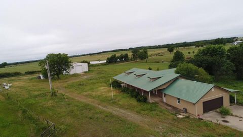 Photo of 810915 S 3550 Road, Stroud, OK 74079 (MLS # 1230556)