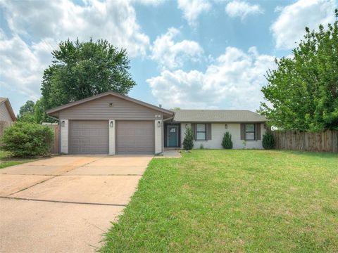Photo of 1716 Erin Place, Oklahoma City, OK 73120 (MLS # 1230342)