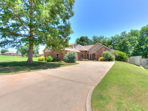Photo of 661 Lakeside Drive, Noble, OK 73068 (MLS # 1238192)