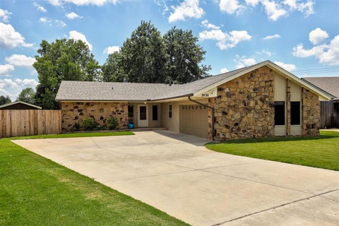 Photo of 2436 SW 99th Street, Oklahoma City, OK 73159 (MLS # 1237777)