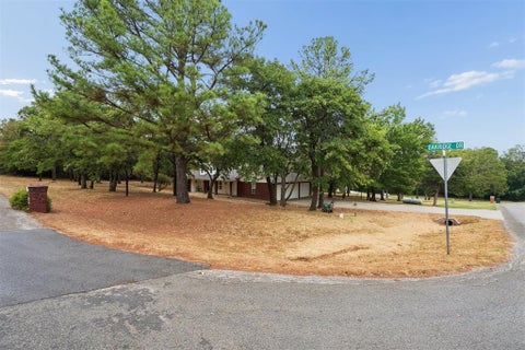 Photo of 2117 E Oakridge Drive, Norman, OK 73026 (MLS # 1246840)