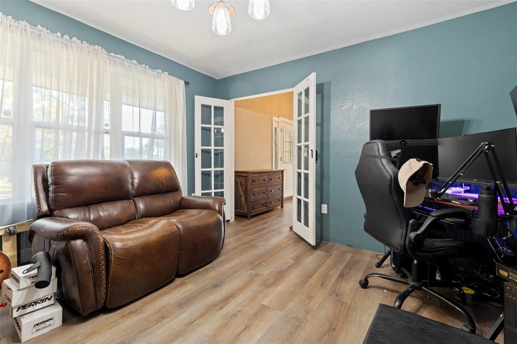 Meeker, Oklahoma 74855, United States, 4 Bedrooms Bedrooms, ,3 BathroomsBathrooms,Residential,Active,209803