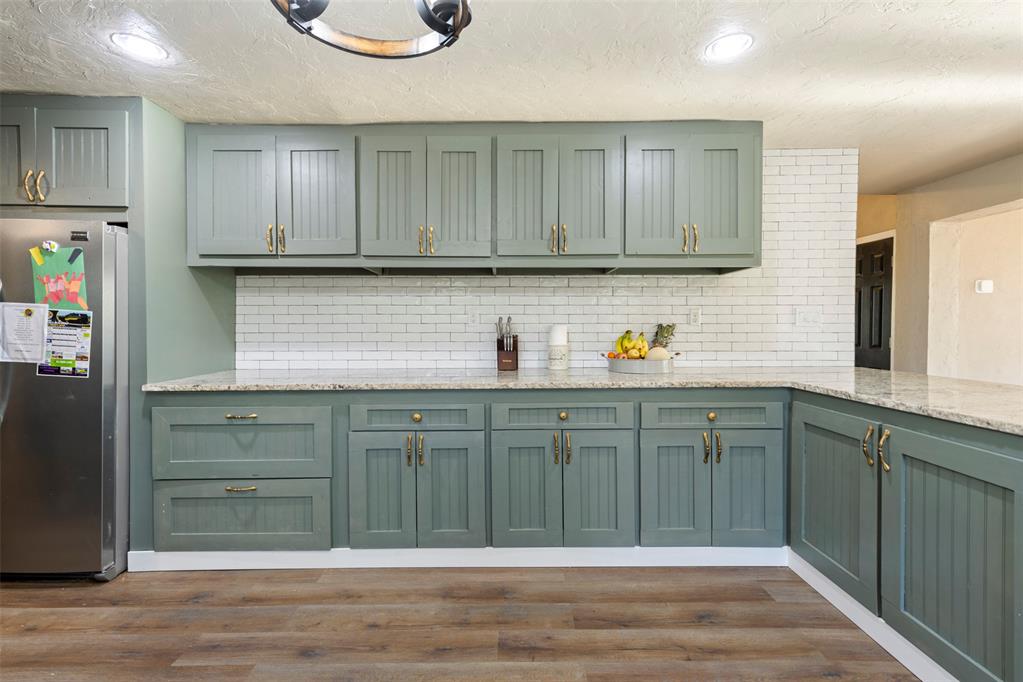 Meeker, Oklahoma 74855, United States, 4 Bedrooms Bedrooms, ,3 BathroomsBathrooms,Residential,Active,209803