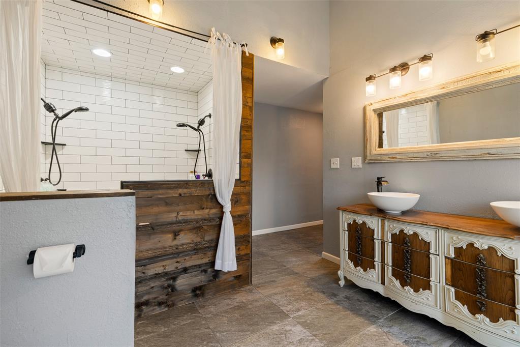 Meeker, Oklahoma 74855, United States, 4 Bedrooms Bedrooms, ,3 BathroomsBathrooms,Residential,Active,209803