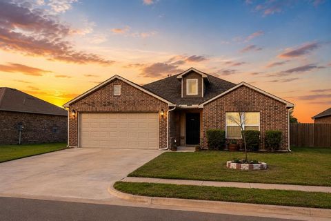 Photo of 548 SE Fox Den Drive, Newcastle, OK 73065 (MLS # 1227365)