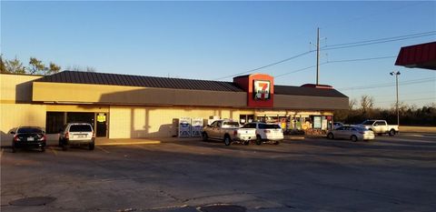 Photo of 16500 N Western Avenue, Edmond, OK 73012 (MLS # 964755)
