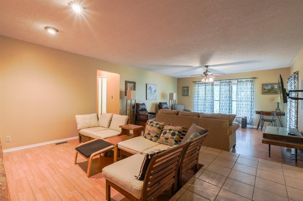 Shawnee, Oklahoma 74804, United States, 3 Bedrooms Bedrooms, ,2 BathroomsBathrooms,Residential,Active,211488