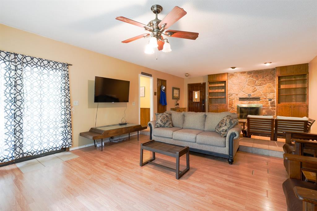 Shawnee, Oklahoma 74804, United States, 3 Bedrooms Bedrooms, ,2 BathroomsBathrooms,Residential,Active,211488