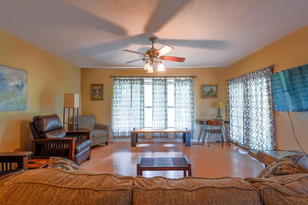 Shawnee, Oklahoma 74804, United States, 3 Bedrooms Bedrooms, ,2 BathroomsBathrooms,Residential,Active,211488