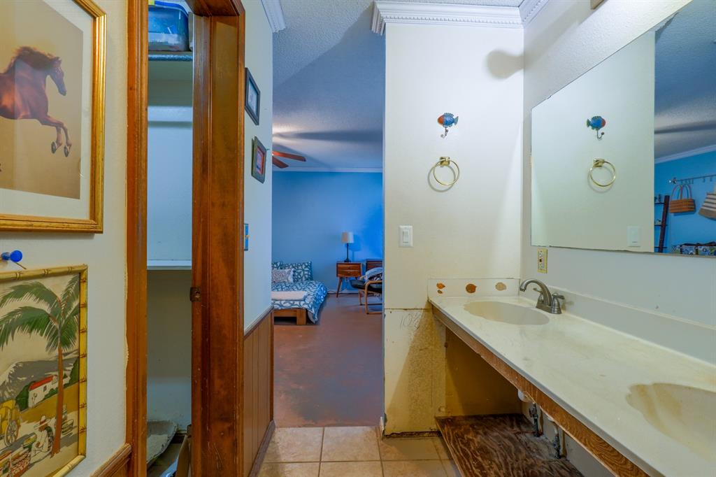 Shawnee, Oklahoma 74804, United States, 3 Bedrooms Bedrooms, ,2 BathroomsBathrooms,Residential,Active,211488