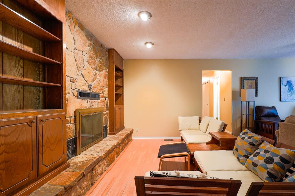 Shawnee, Oklahoma 74804, United States, 3 Bedrooms Bedrooms, ,2 BathroomsBathrooms,Residential,Active,211488