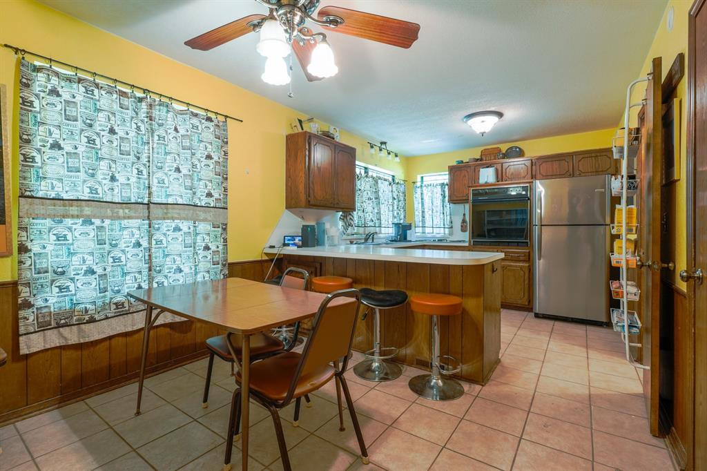 Shawnee, Oklahoma 74804, United States, 3 Bedrooms Bedrooms, ,2 BathroomsBathrooms,Residential,Active,211488