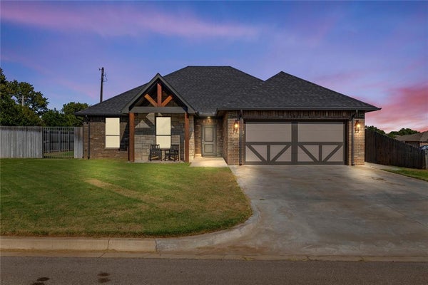 2812 LANDRUN ST, WEATHERFORD, OK 73096 - Image ded4ab861aacf43bb1bb93e5b7a38d85/3726876493