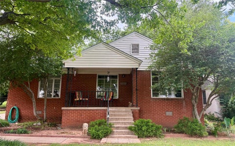 Photo of 5305 N Walker Avenue, Oklahoma City, OK 73118 (MLS # 1239128)