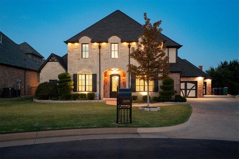 Photo of 15704 James Thomas Court, Edmond, OK 73013 (MLS # 1248137)