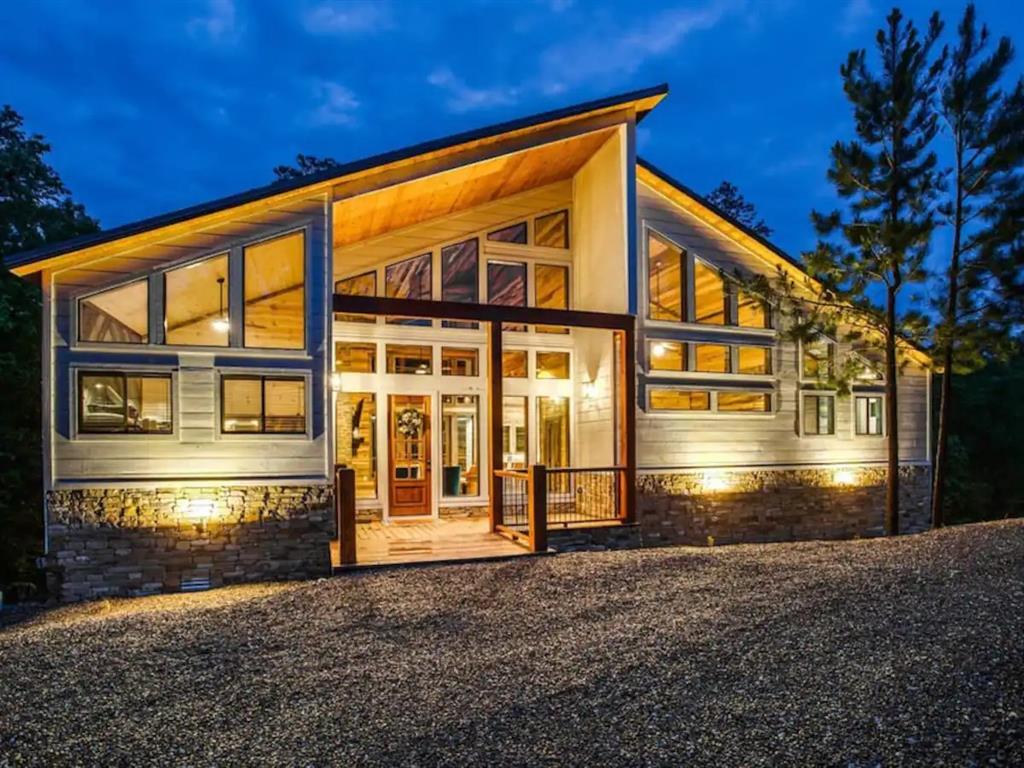 Photo 1 of 36 — 1156 N Lukfata Trail Road, Broken Bow, OK 74728
