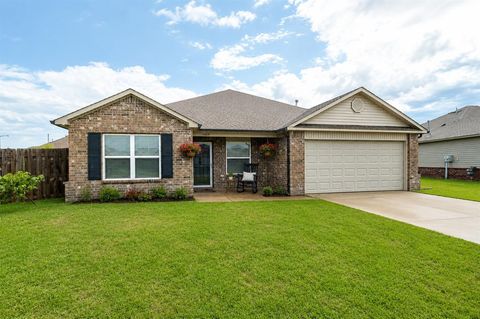 Photo of 1429 Quartz Place, Noble, OK 73068 (MLS # 1226807)