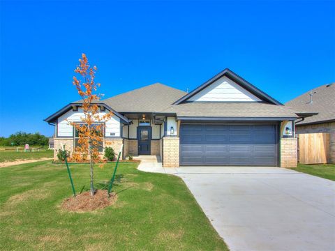 Photo of 7701 Wilshire Woods Drive, Yukon, OK 73099 (MLS # 1224659)