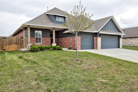 Photo of 1405 Monterey Drive, Norman, OK 73072 (MLS # 1225401)