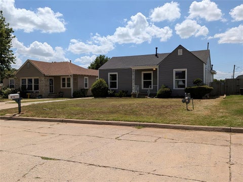Photo of 422 S 9th Street, Yukon, OK 73099 (MLS # 1240514)