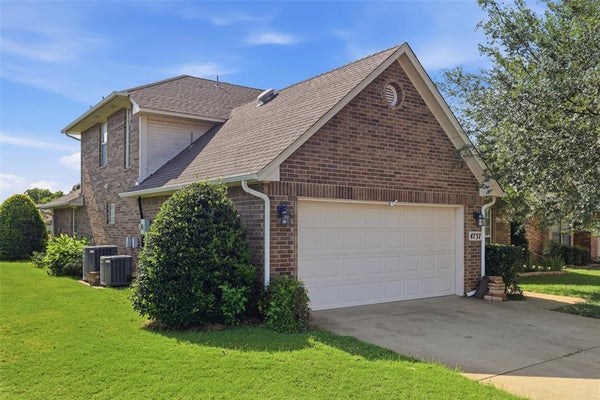 4737 HEMLOCK CIR, OKLAHOMA CITY, OK 73162 - Image e10fbf3dcaef50b8b9d919abeb238f9b/2003135032
