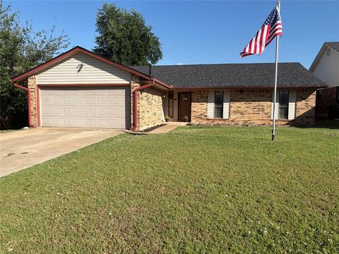 Photo of 11720 SW 3 Terrace, Yukon, OK 73099 (MLS # 1226355)