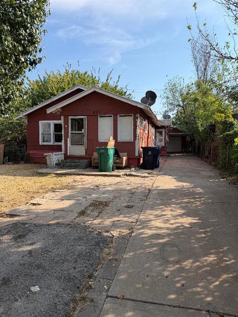 Photo of 820 SW 28th Street, Oklahoma City, OK 73109 (MLS # 1251132)