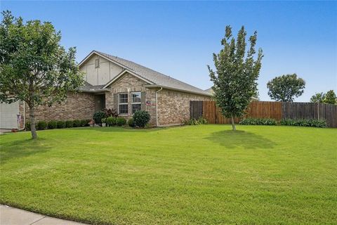 Photo of 2932 Trailwood Drive, Norman, OK 73069 (MLS # 1235818)