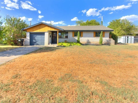 Photo of 907 SW 3rd Street, Moore, OK 73160 (MLS # 1251408)