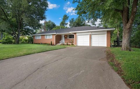 Photo of 1230 Avondale Drive, Norman, OK 73069 (MLS # 1236094)