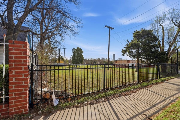 16 N MCKINLEY AVE, OKLAHOMA CITY, OK 73106 - Image e1dd7e8a1e2773e2c8d269206a850d5a/3338437602