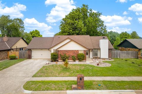 Photo of 10545 Lou Anna Place, Midwest City, OK 73130 (MLS # 1224129)