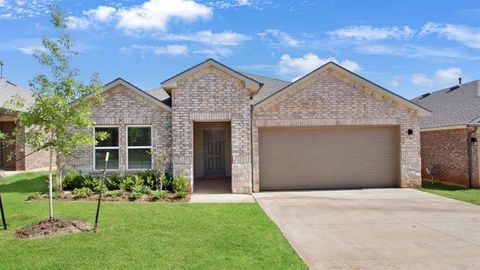 Photo of 929 S Bear Lane, Mustang, OK 73064 (MLS # 1209790)