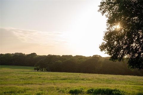 Photo of 110009 N 3740 Road, Okemah, OK 74859 (MLS # 1238841)