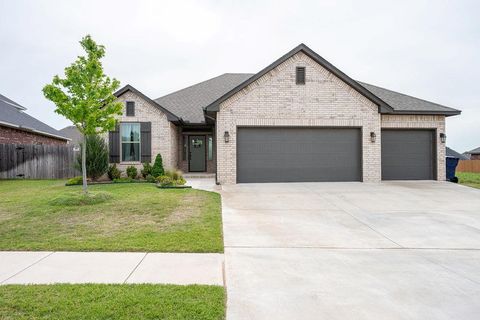 Photo of 4604 Bermuda Drive, Mustang, OK 73064 (MLS # 1226986)