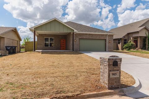 Photo of 905 S Howard Avenue, Moore, OK 73160 (MLS # 1228545)
