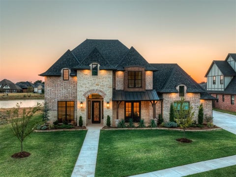 Photo of 2517 Ridge Estates Drive, Yukon, OK 73099 (MLS # 1246884)