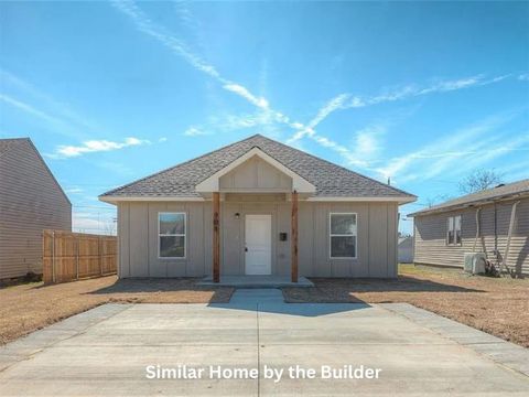 Photo of 916 SW D Avenue, Lawton, OK 73501 (MLS # 1230315)
