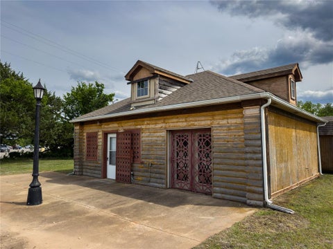 Photo of 428 N Dogwood Street, Luther, OK 73054 (MLS # 1226915)