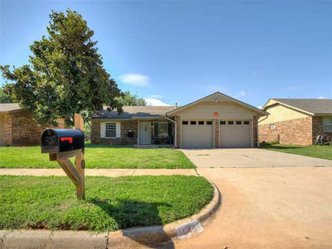 Photo of 640 W Perry Drive, Mustang, OK 73064 (MLS # 1239311)