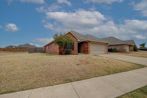 Photo of 14008 N Northwood Village Street, Piedmont, OK 73078 (MLS # 1252911)