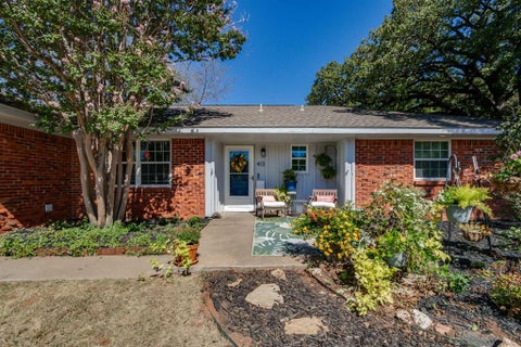 Photo of 413 Steve Douglas Drive, Edmond, OK 73034 (MLS # 1252449)