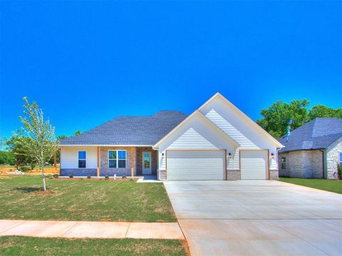 Photo of 508 S Freedom Drive, Mustang, OK 73064 (MLS # 1229115)