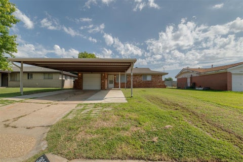 Photo of 3025 SW 71st Street, Oklahoma City, OK 73159 (MLS # 1251457)