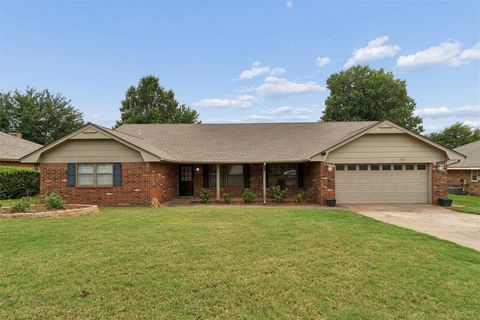 Photo of 2013 Bella Vista Drive, Edmond, OK 73013 (MLS # 1235971)