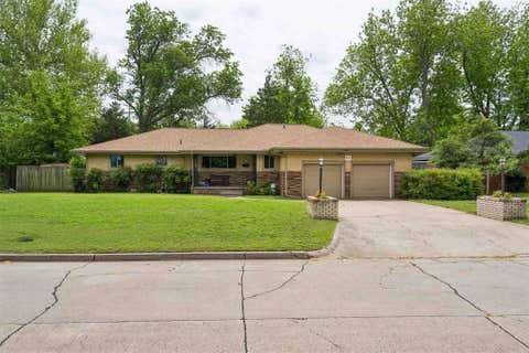 Photo of 111 Crestmont Avenue, Norman, OK 73069 (MLS # 1226656)