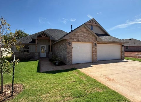 Photo of 11916 Rockbed Drive, Yukon, OK 73099 (MLS # 1243750)